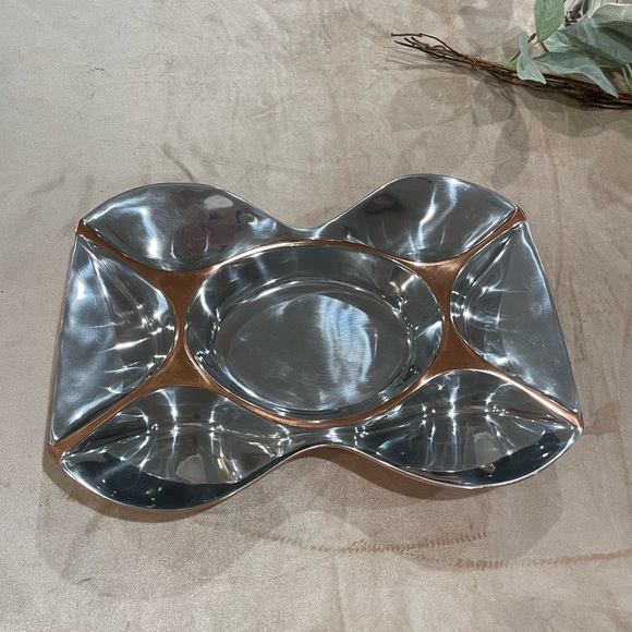 Nambe - Classic Copper collection
Multi section server (7 sections) - Picture 4 of 6